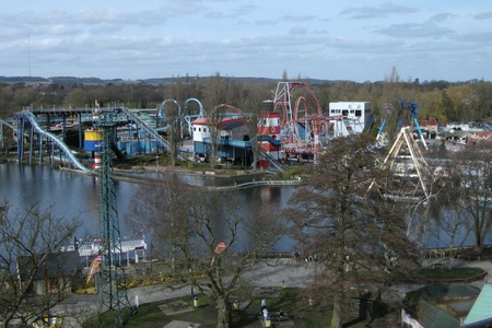 Drayton Manor and Thomasland draytonmanor-01