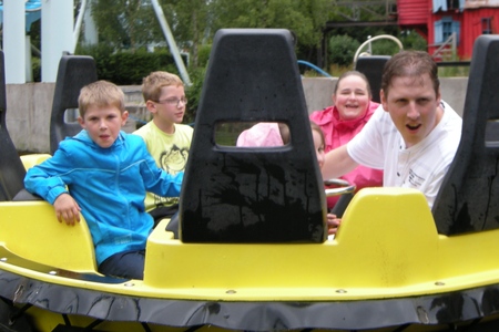 Camping at Drayton Manor campsite, with days out at DraytonManor Thomasland and Cadbury World camping2-draytonmanor12