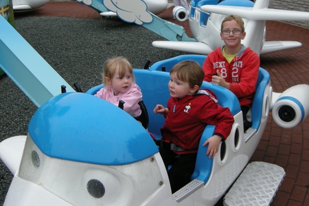 Camping at Drayton Manor campsite, with days out at DraytonManor Thomasland and Cadbury World camping3-thomasland07