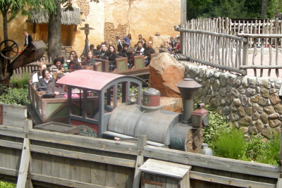 Big Thunder Mountrain Railway - Runaway Train at Disneyland Paris